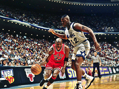 NBA球员手掌大小对比：小卡无解！老詹的比想象中小一些啊~